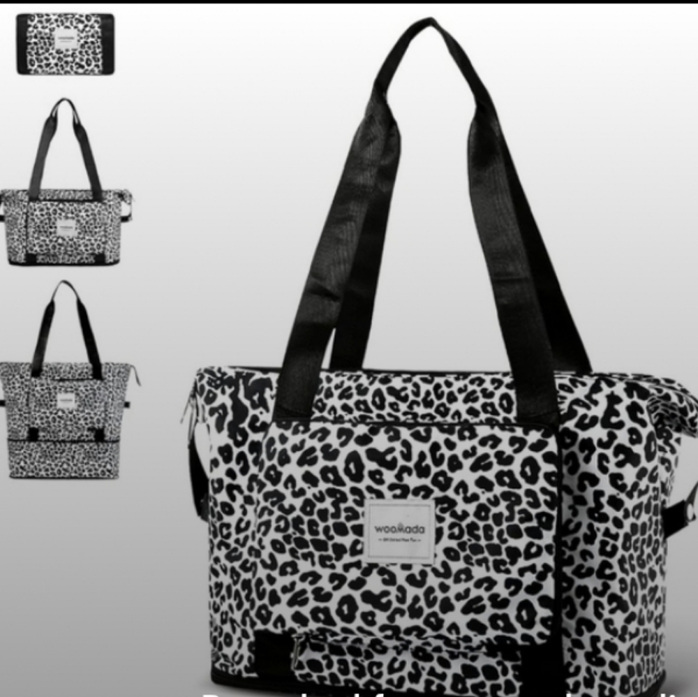Travel Duffel Bag, Weekender Bags for Women, Unisex Expandable Foldable. NEW